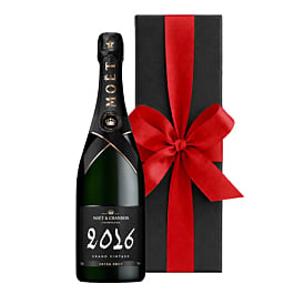 Moet et Chandon Grand Vintage 2016 in Black Gift Box
