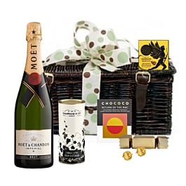 Moet & Chocolate Hamper